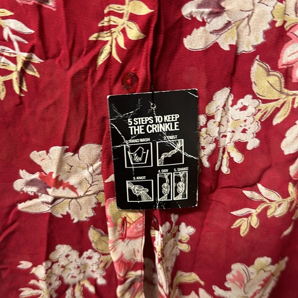 Avenue Sheer Floral Blouse button up Red size 22-24 women shirt sleeve NWT - Picture 3 of 11